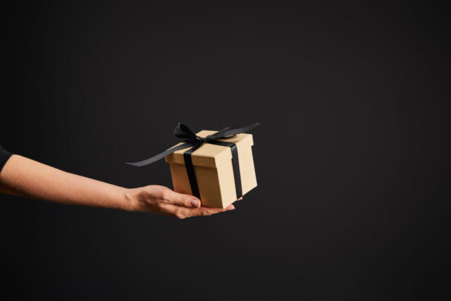 hand holding gift