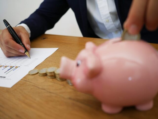 coins piggy bank